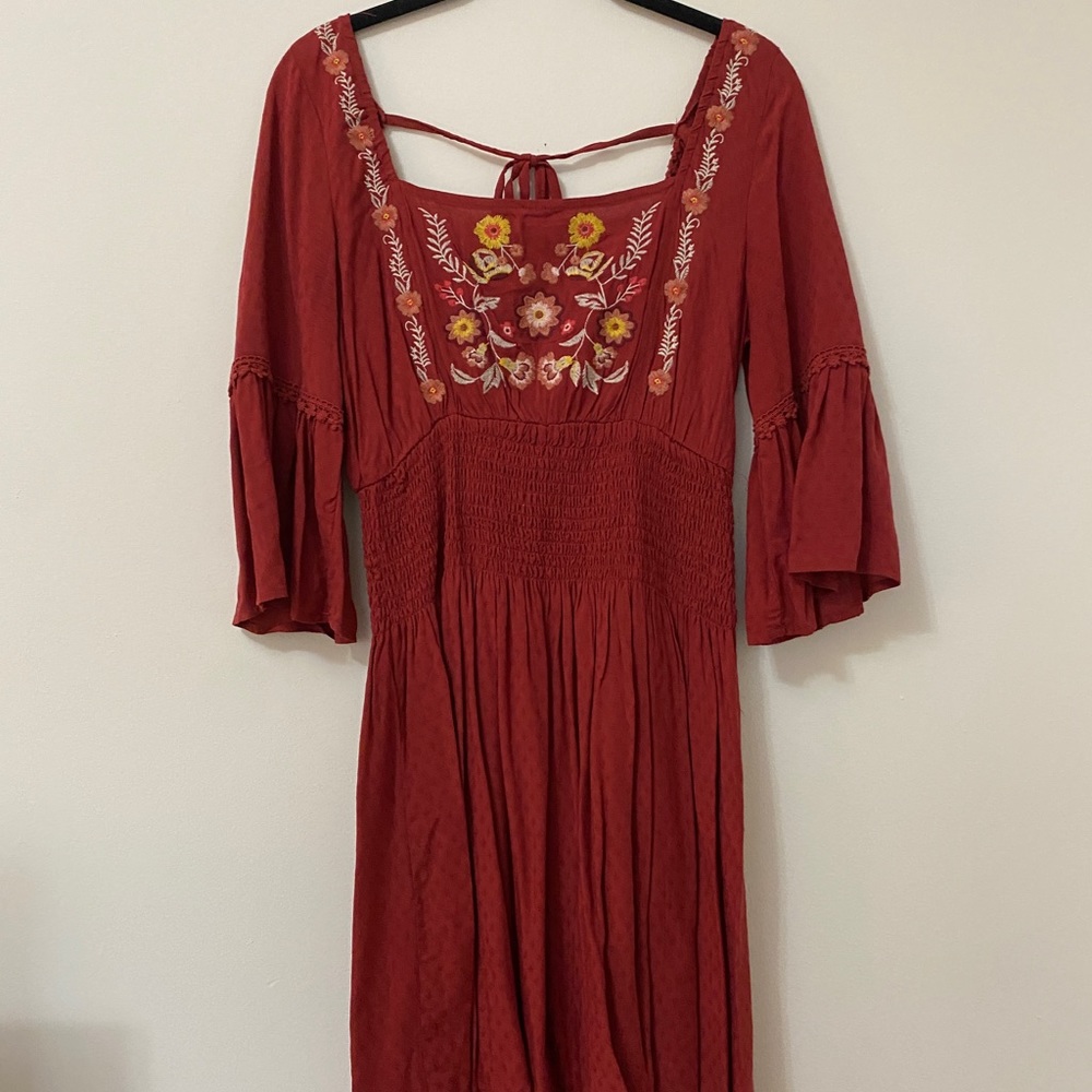 Embroidered Red Dress with ruched waist - Picture 2 of 12